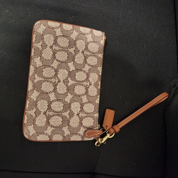 Coach X Disney Mickey Wristlet❤️